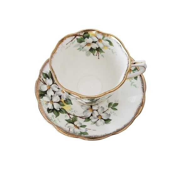 Vintage Royal Albert White Dogwood Bone China Floral Teacup & Saucer Set - Picture 2 of 11